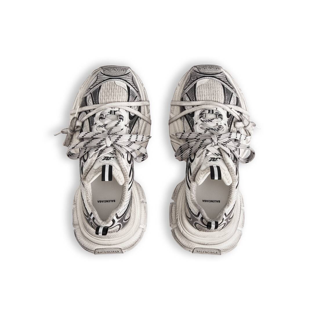 Women’s 3xl Sneaker in White/black - Image 6